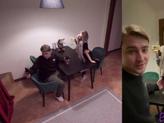Блогер напоил русскую  блонду и выебал ее в анал